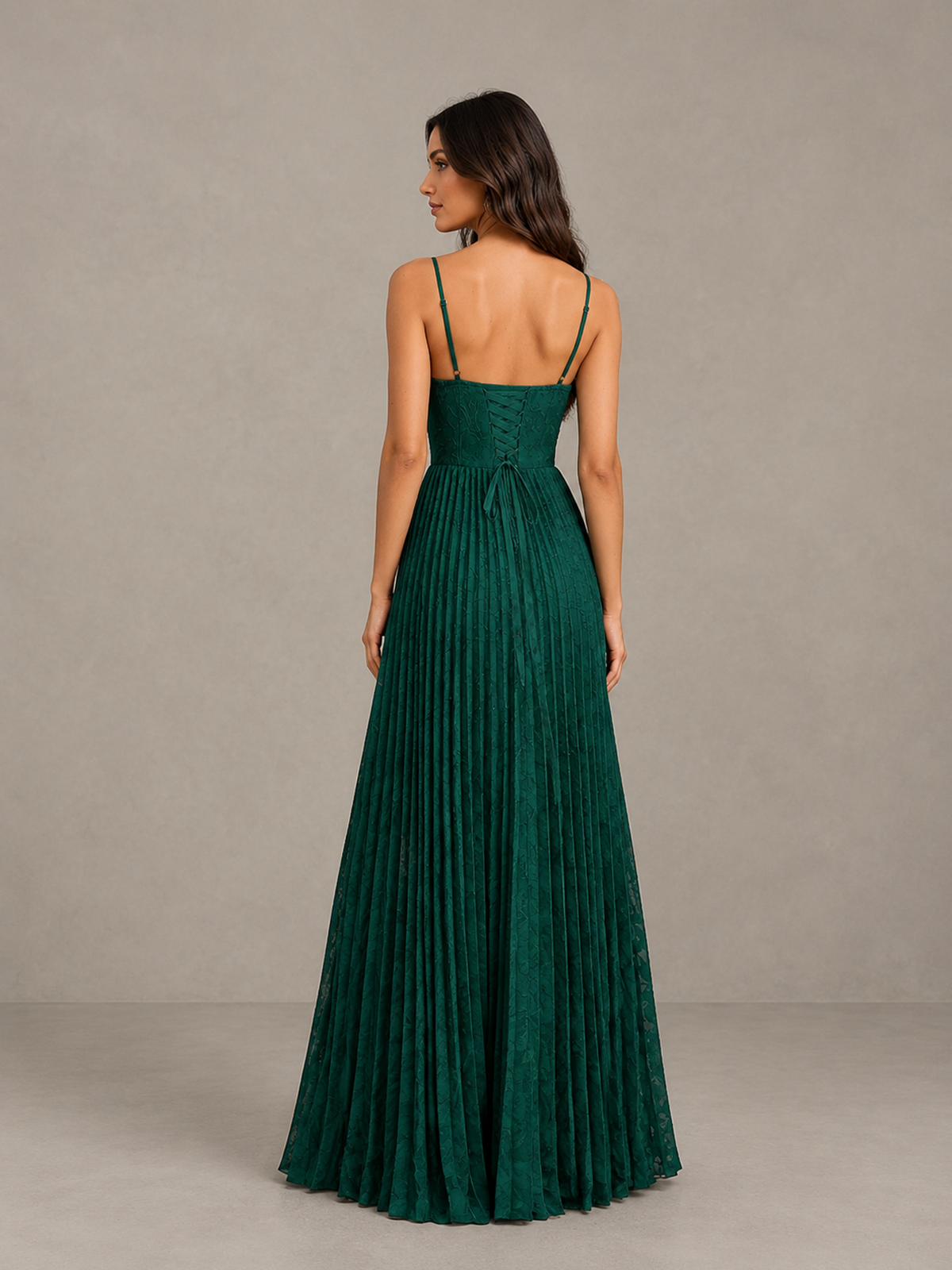 BOLODOO Emerald Green Pleated Bridesmaid Dress with Sweetheart Neckline & Slit 