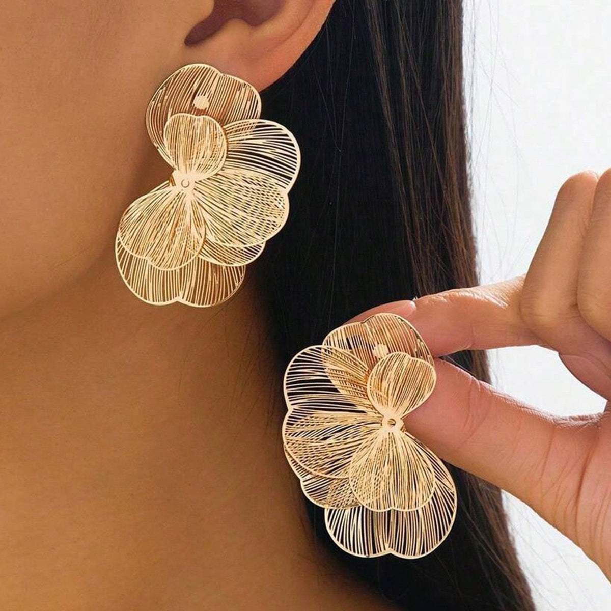 BOLODOO Gold-Tone 3D Flower Hoop Earrings 