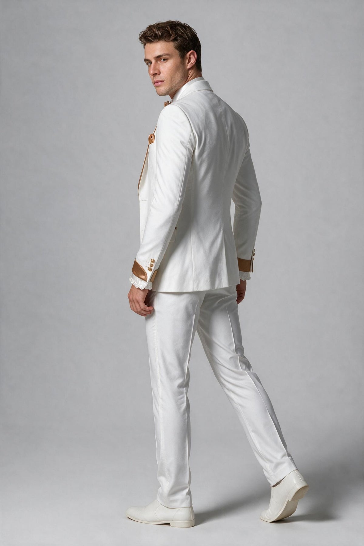 Bolodoo FQ1020 gold-trim lapel and double-breasted-style vest close-up