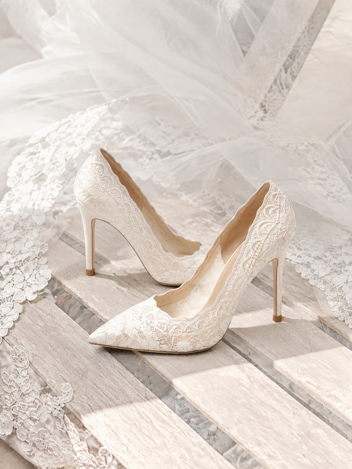 BOLODOO White Lace Pointed-Toe Bridal Pumps with 10 cm Stiletto Heels 