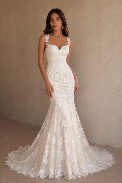 BOLODOO Ivory Lace Mermaid Bridal Gown - Three-Quarter Back View with Scalloped Train