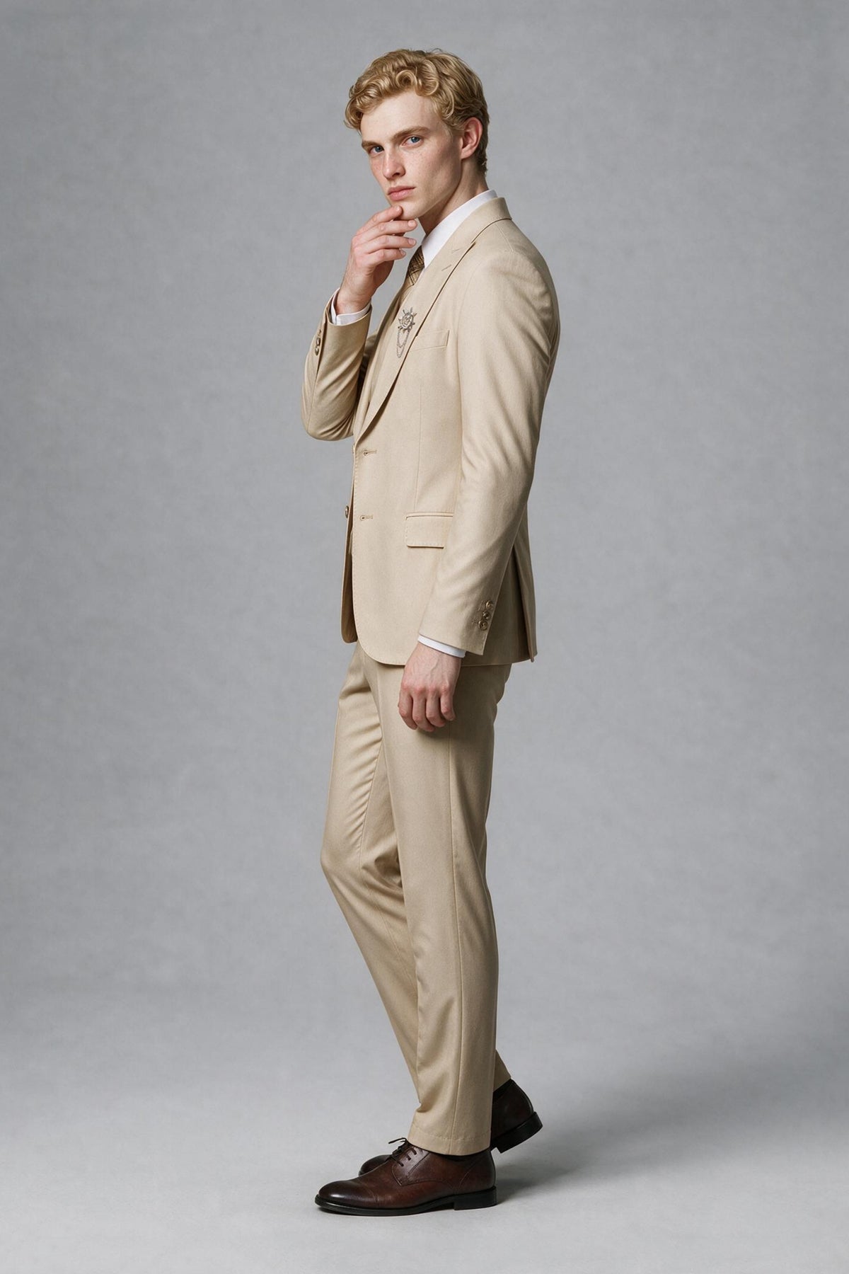 BOLODOO FQ0053 beige long-sleeve suit jacket and matching trousers, side view