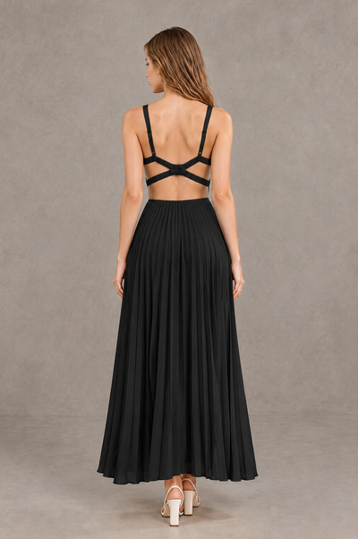 BOLODOO Black V-Neck Pleated Open-Back Maxi Dress - Black - Black_02