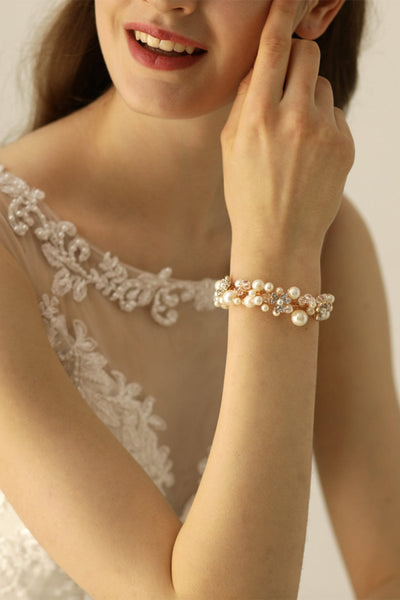 Bride and Bridesmaids Sisters Pearl Wrist - BOLODOO