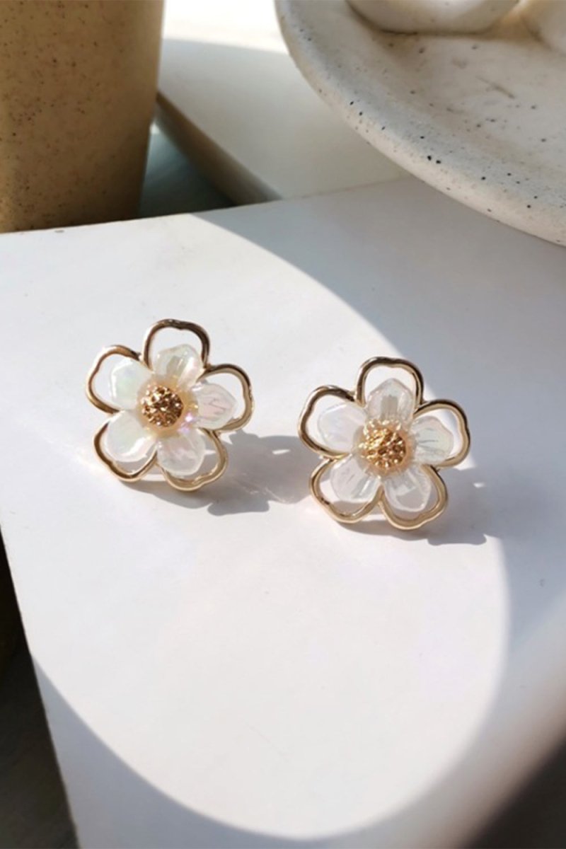White Flowers Earrings - BOLODOO