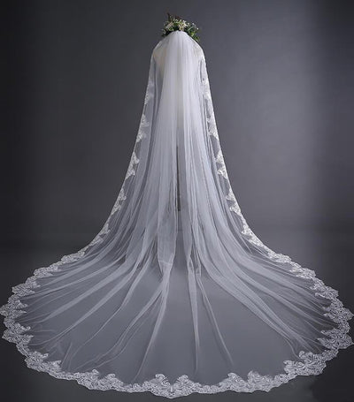 Spanish Vintage-Inspired Cathedral Mantilla Veil