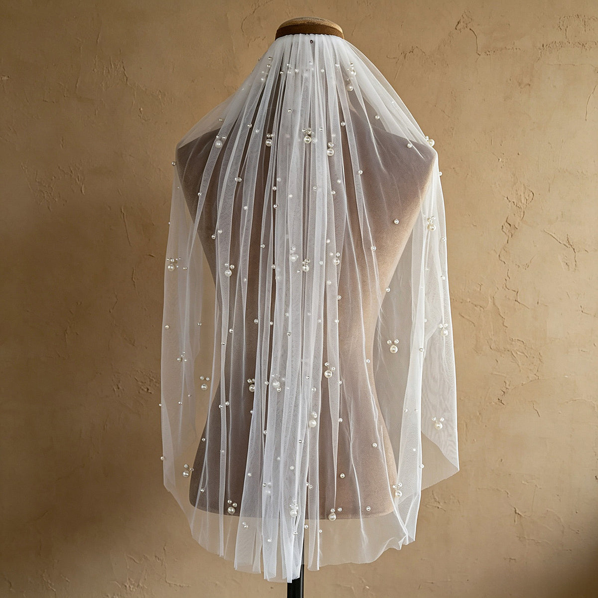 BOLODOO Pearl Embellished Tulle Bridal Veil with Comb 