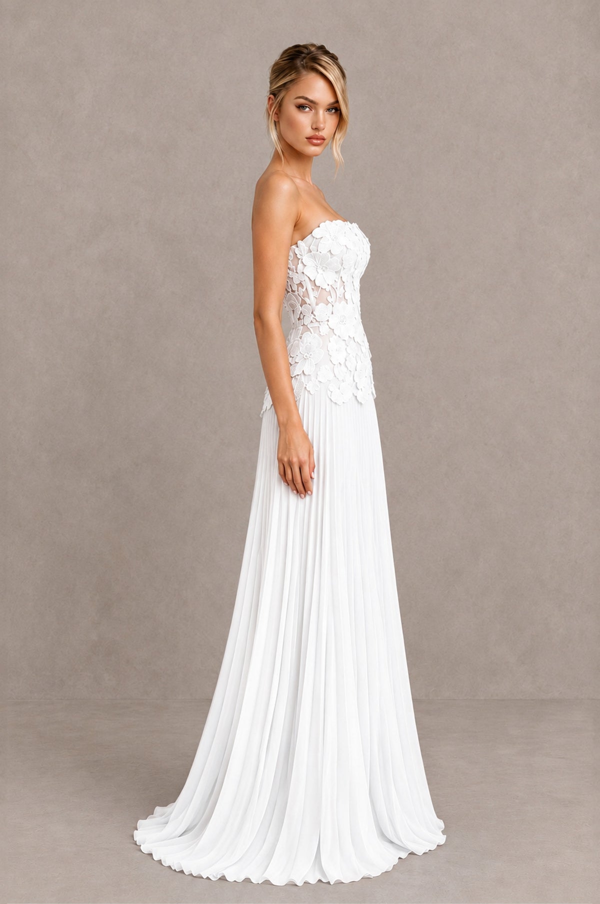 BOLODOO White Strapless Floral Applique Pleated Evening Dress - White - White_4