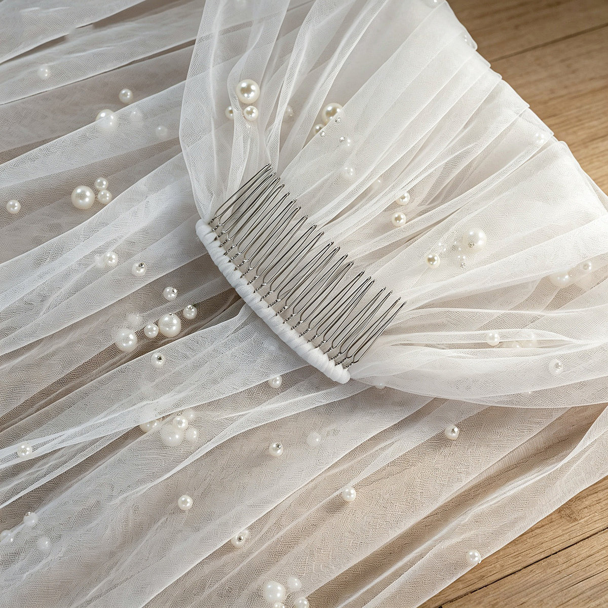 BOLODOO Pearl Embellished Tulle Bridal Veil with Comb 