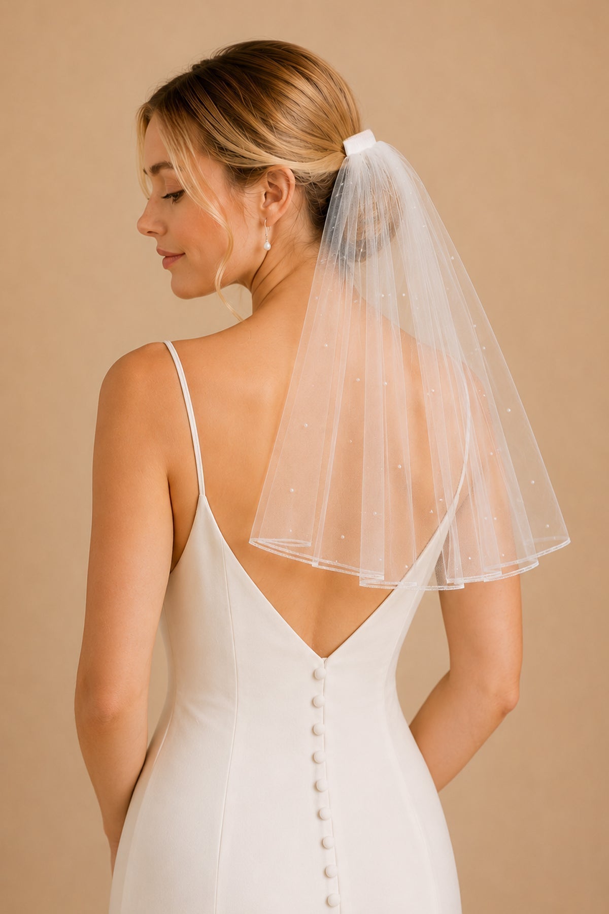 Elegant Pearl Wedding Veil with Comb in White