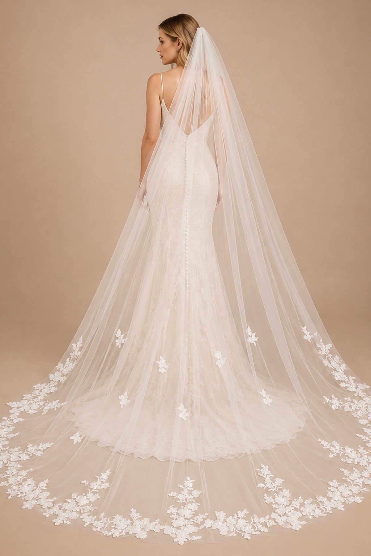Luxurious 3M Bridal Veil With Comb in Ivory