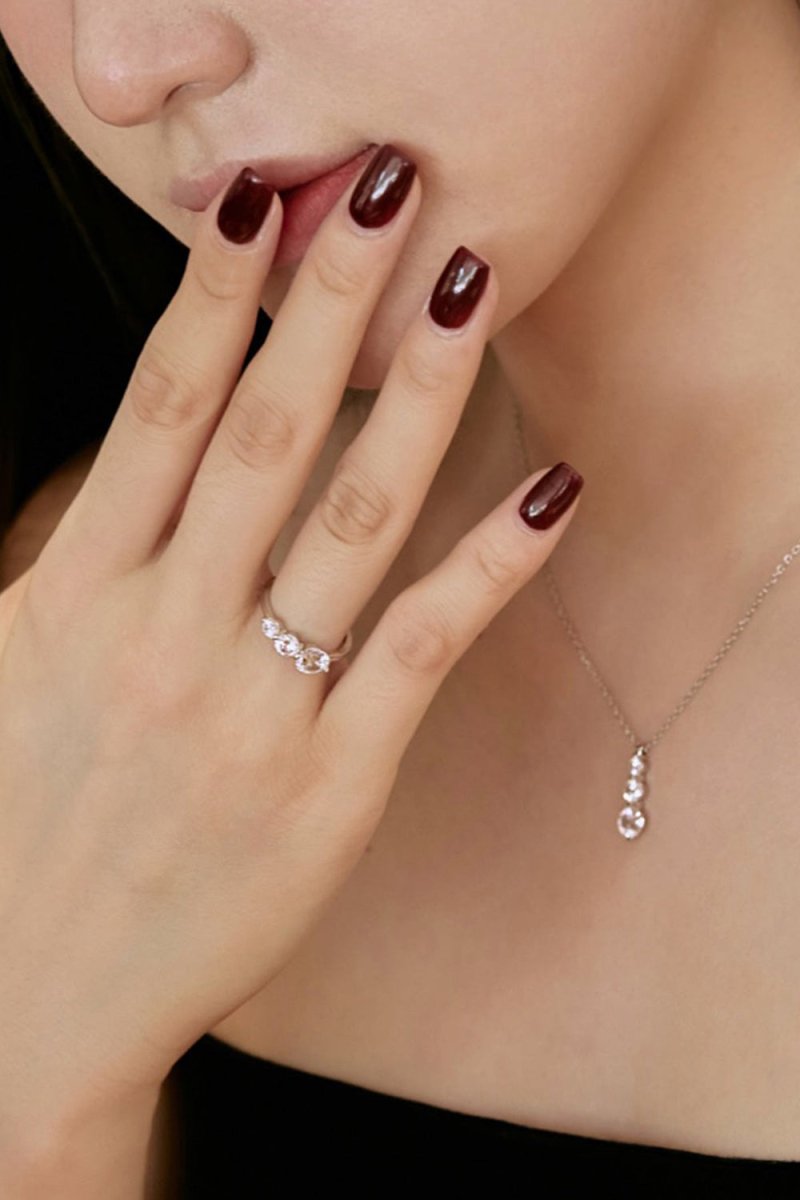 Round-Cut Three Sparkle Zircon Ring