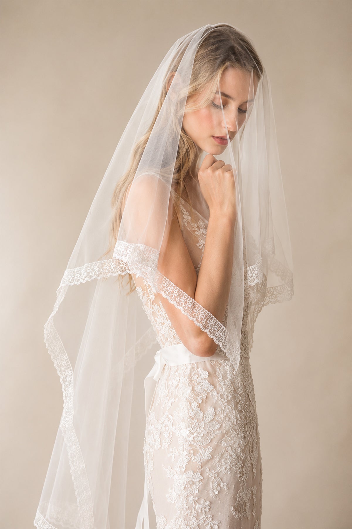 Tulle Lace Hemline Wedding Veils in Ivory - BOLODOO Wedding Veils
