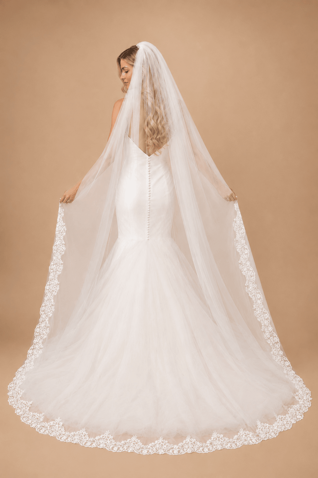Vintage Lace Appliques Long Chapel Veils in White