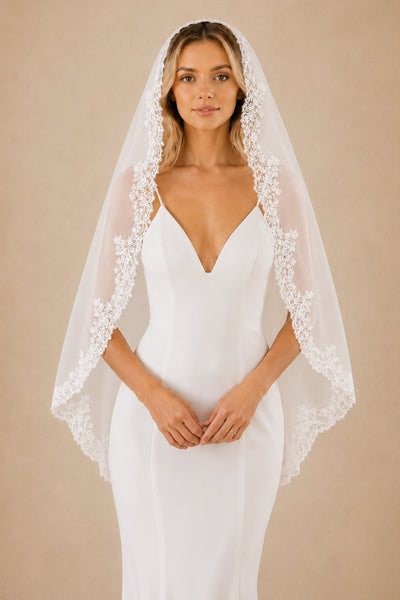 Vintage Tulle Handmade Appliques Hip Veil Wedding Veils With Lace in White - BOLODOO Wedding Veils